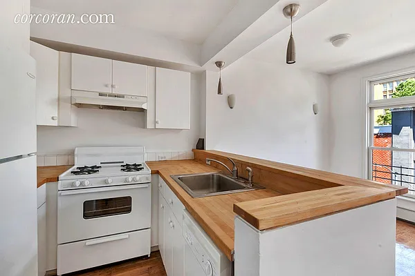 Sold by Corcoran | media 21