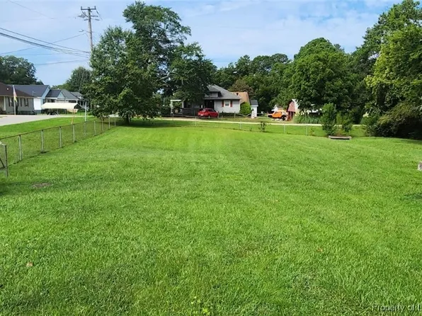 S 14th St, Erwin, NC 28339
