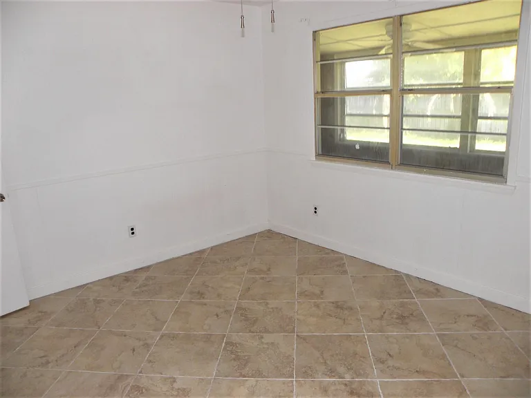 307 W University Blvd — Photo 20