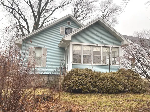 2021 E Washington St, Joliet, IL 60433