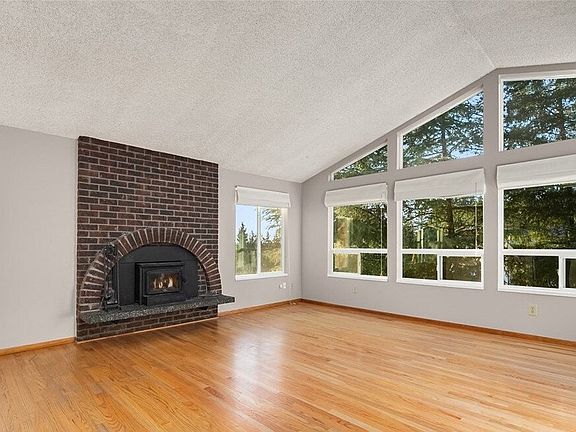 2nd image of 17834 147th Pl NE