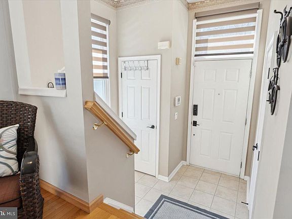 5th image of 262 Arcadia Shores Cir