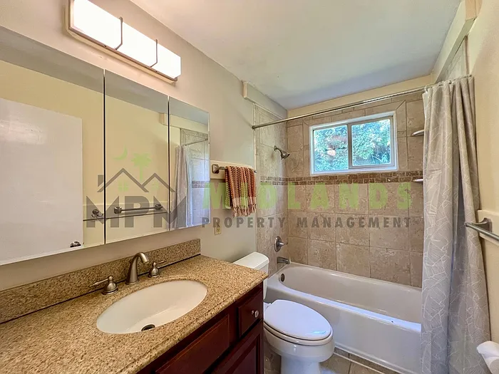 621 Henderson St — Photo 14