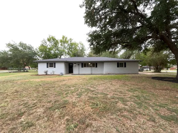 232 Arcadia St, Hurst, TX 76053