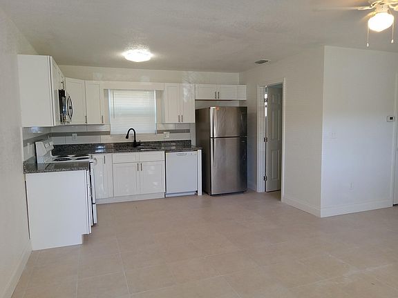 5th image of 2201 13th Ave N APT 3