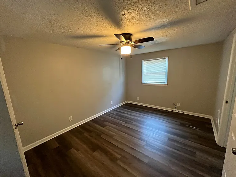 824 Winston Rd — Photo 25