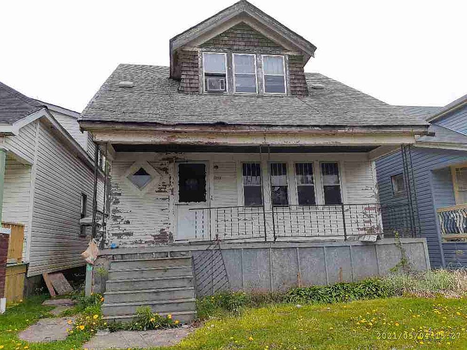 5371 St Clair