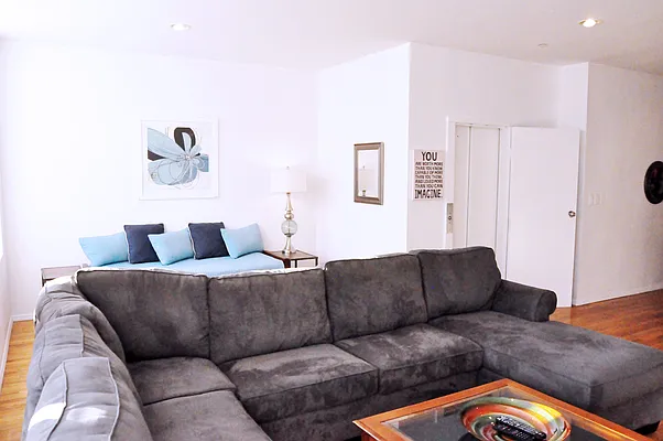 Rented by Reza Namazi, LREB | media 38