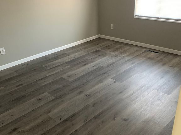 2nd image of 1358 Southwinds Dr APT 4