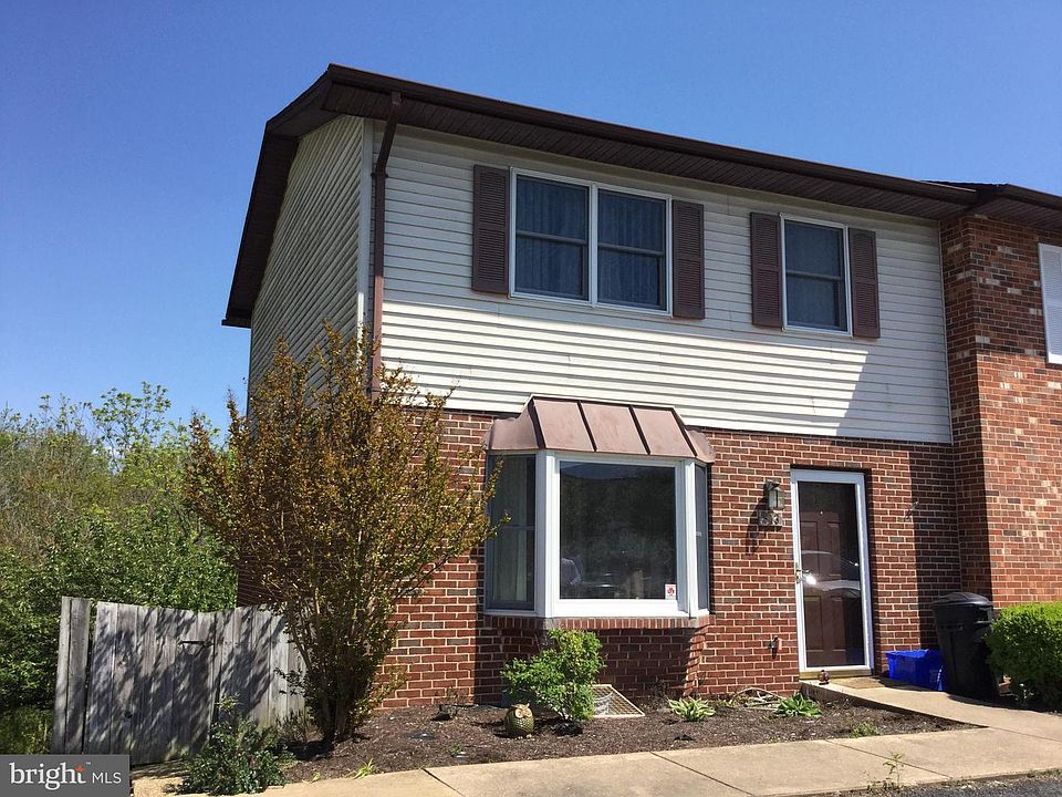 1st image of 913 Hilltop Dr