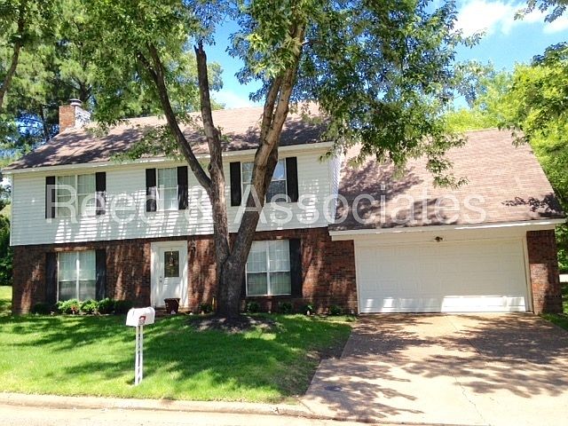 1st image of 2308 E Lake Oaks Dr