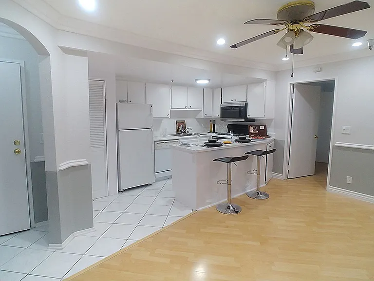 Five Star Suites — Photo 22