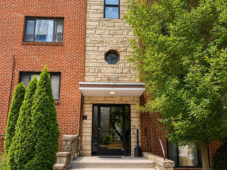101 Mount Lebanon Blvd — Photo 1