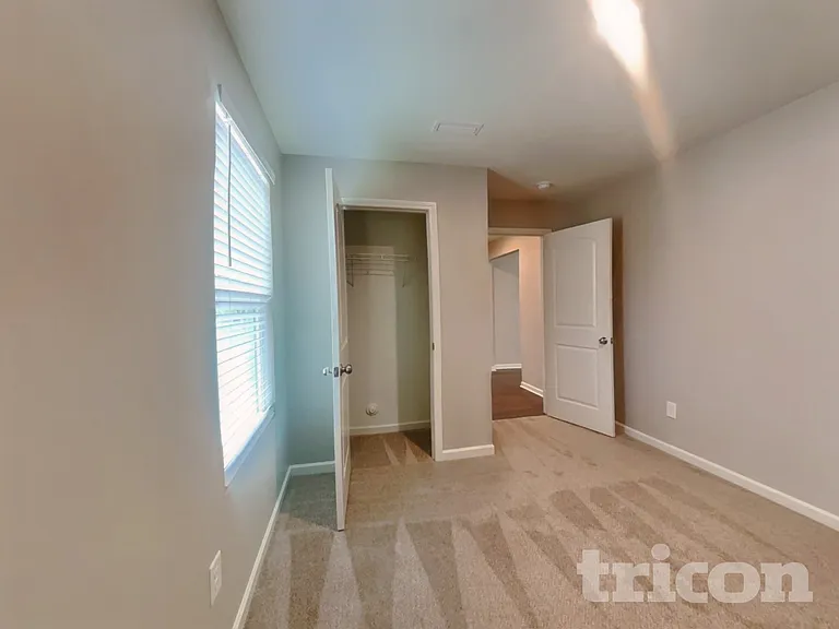 1037 Bitting Hall Cir — Photo 12