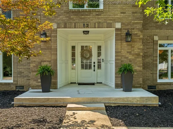 52 Cedar Dr, Hurricane, WV 25526