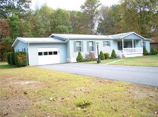 27 Delaware Dr, Sparrow Bush, NY 12780