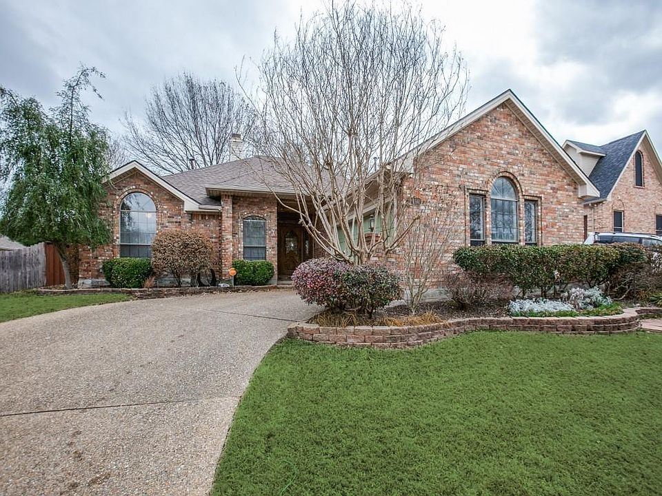 1st image of 106 Lake Forest Ct