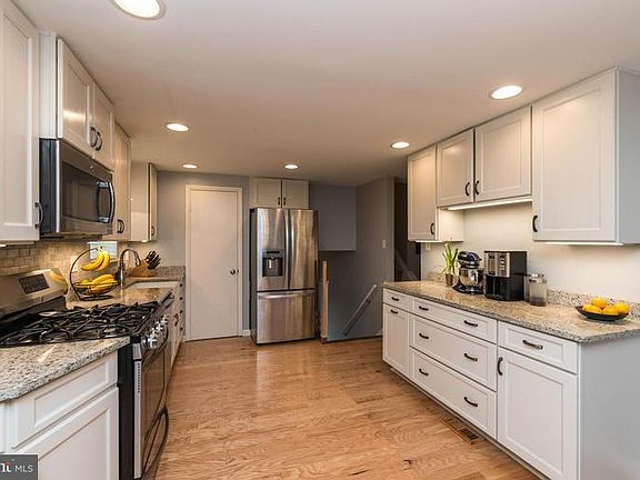 5th image of 6626 Hunters Wood Cir