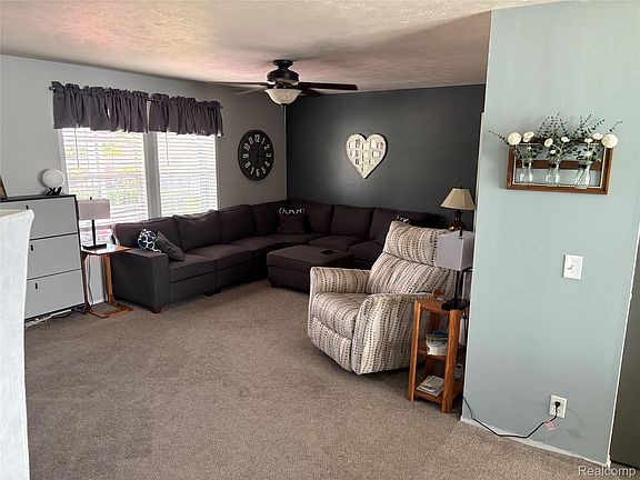 4th image of 9860 Townsquare Blvd