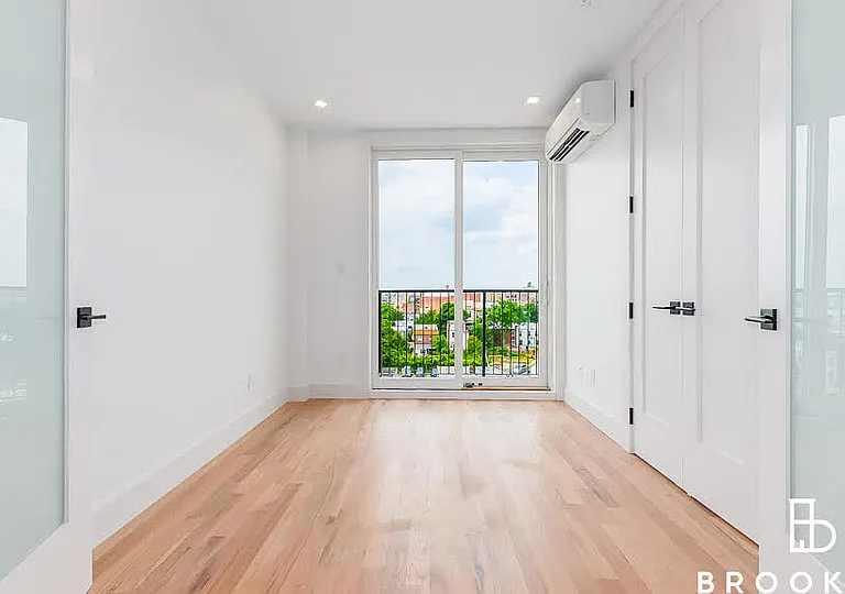 986 Rogers Ave #5C — Photo 11