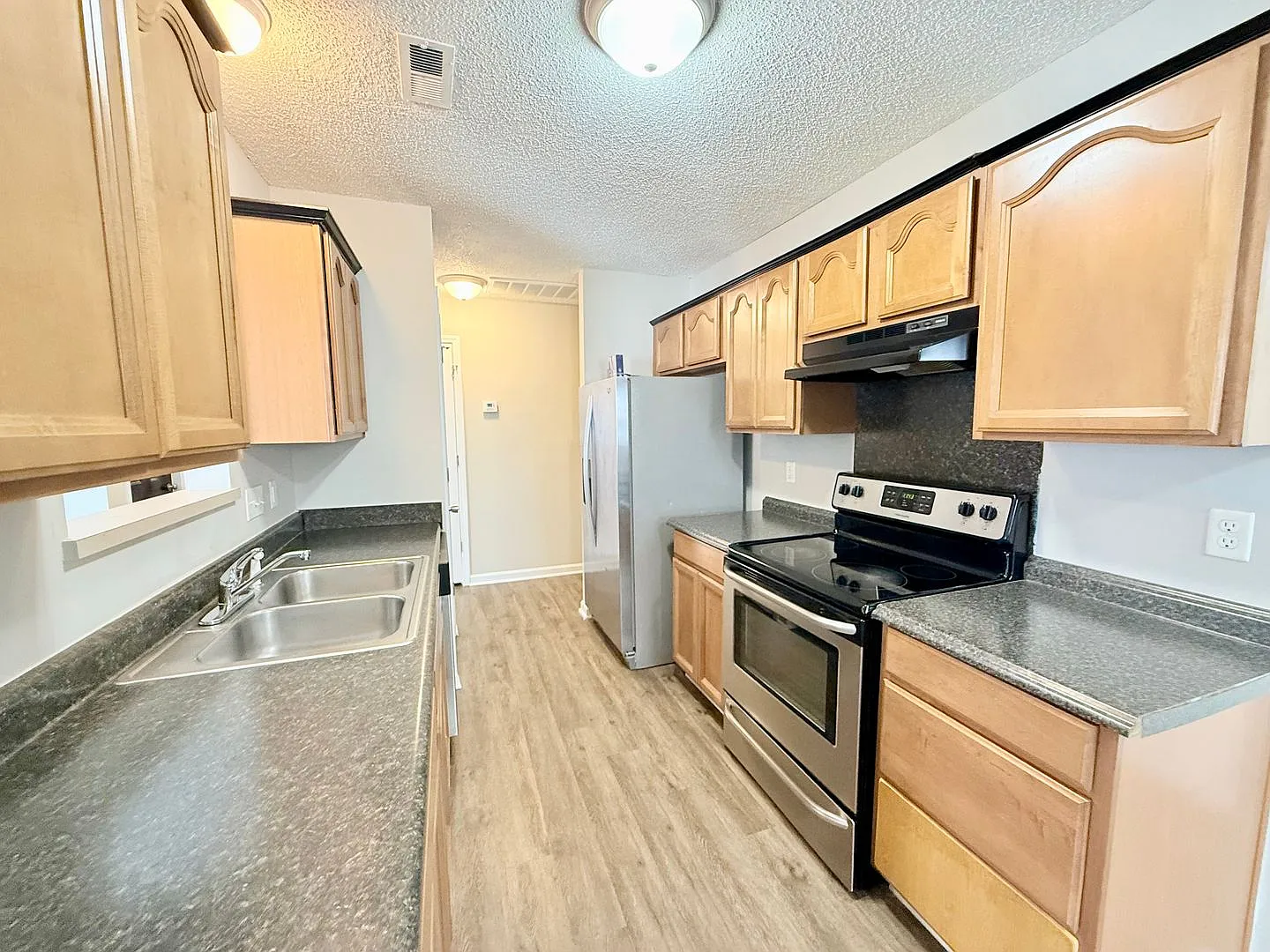 Oakdale Green Drive 1706 — Photo 4