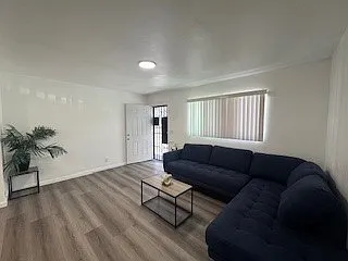 9404 S Figueroa St #4 — Photo 2