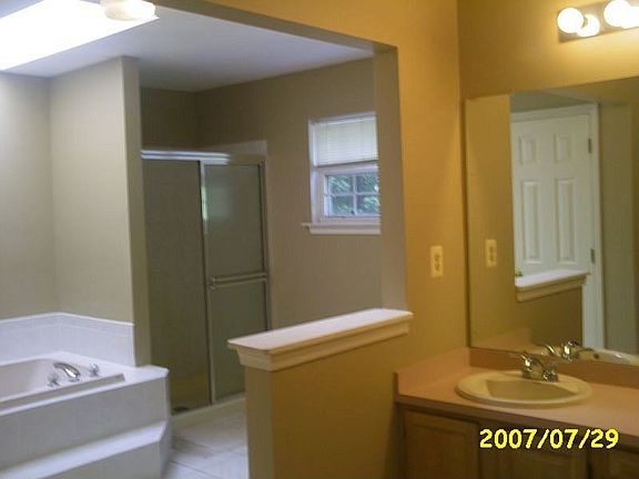 owner's dressing area and bathroom