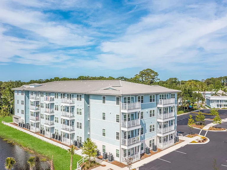 Surf Apartments — Photo 18