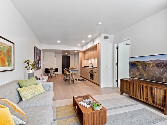 3rd image of 950 Tennessee St #Geodb