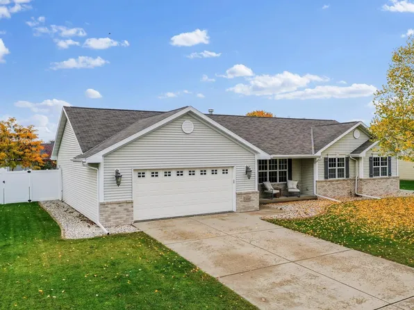 334 Cross Gate Ln, De Pere, WI 54115