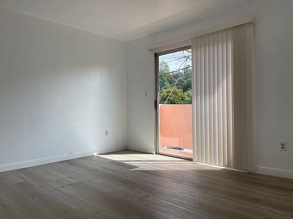 2nd image of 1929 Echo Park Ave #201