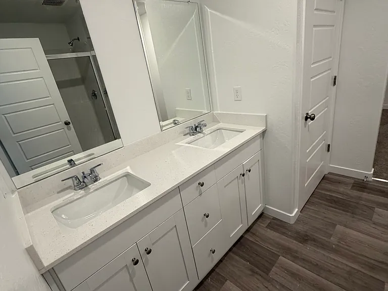3323 N Sandrini Ave — Photo 12