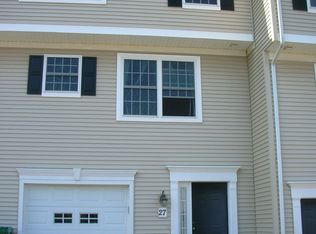 27 Nolan Cir, Manchester, CT 06042