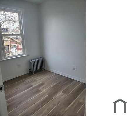 4th image of 6920 60th Ave #2
