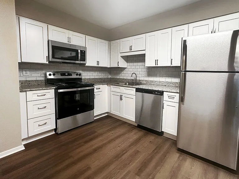 Legacy on Lynnfield - NEWLY UPGRADED — Photo 6
