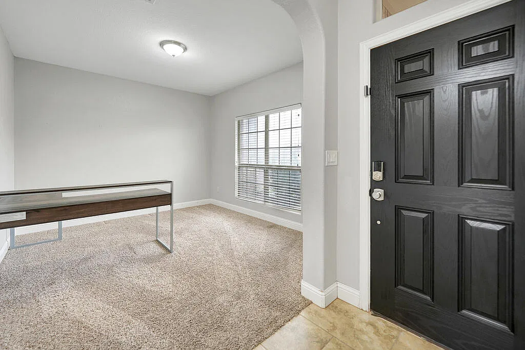 4 bed, 2.5 bath, 3011 sqft, $3,800 — Photo 2