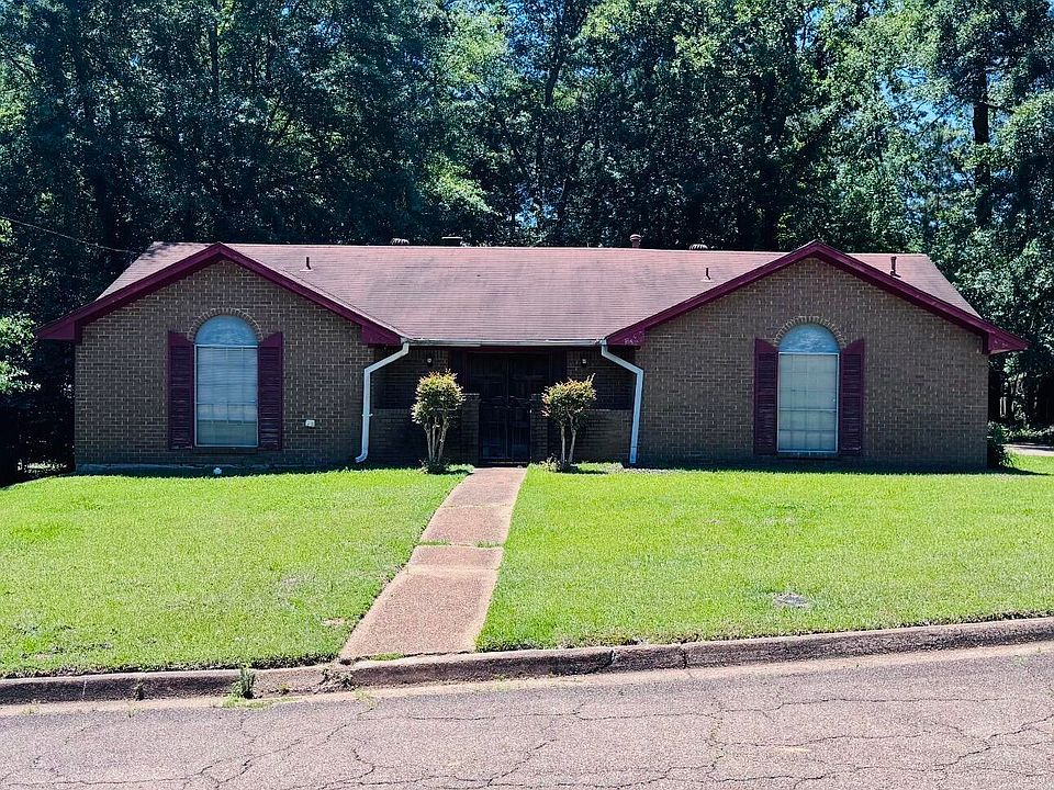 1st image of 1225 Dardanelle Dr