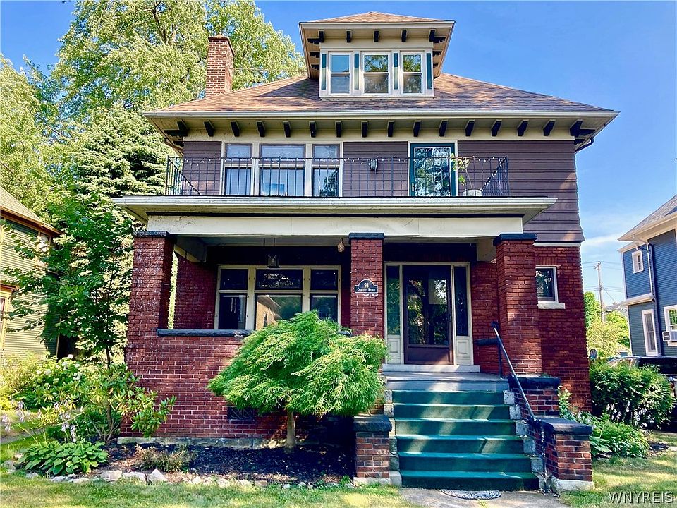 1st image of 93 Crescent Ave E