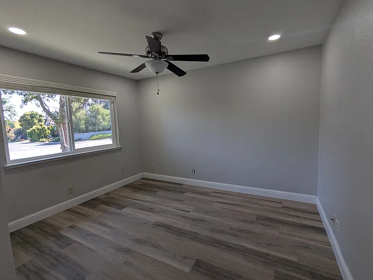 1297 Spring Valley Cmn — Photo 17