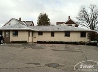 205 Lincoln St, Fenton, MI 48430