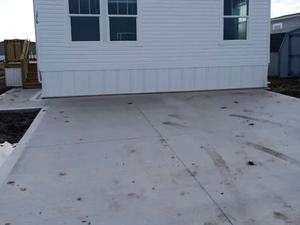 Clayton 176 Friendly Village Plan, Friendly Village