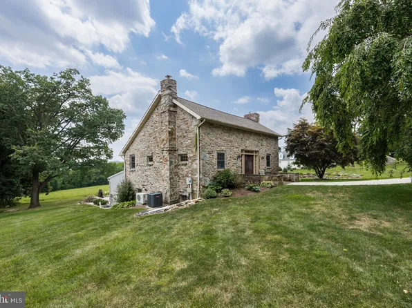 452 Black Horse Rd, Chester Springs, PA 19425