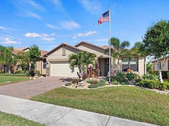3rd image of 181 SE Courances Drive