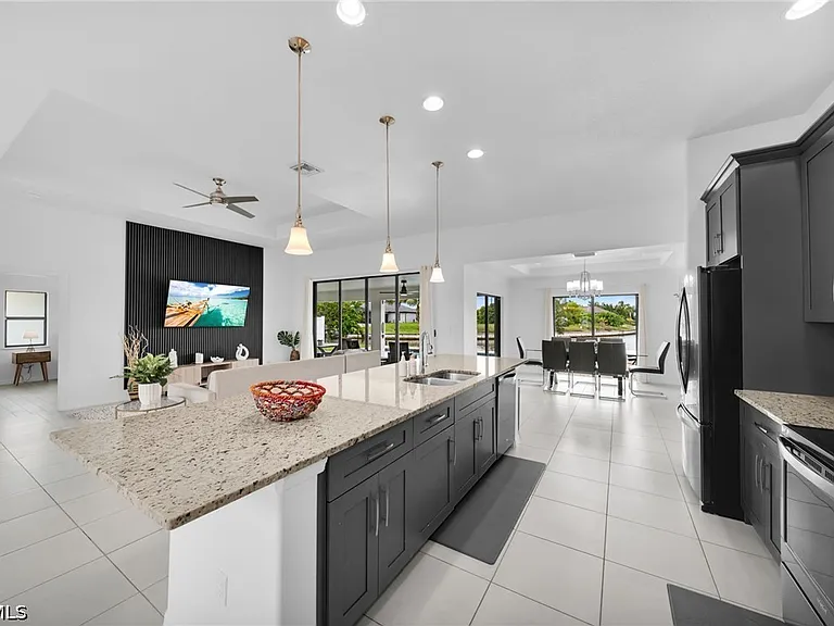 2204 SW 30th Terrace Cpe — Photo 11