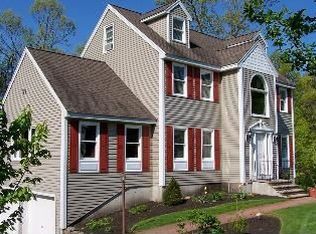11 Wellington Cir, Atkinson, NH 03811
