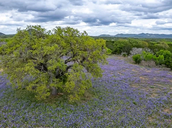 2229 County Road 389, Camp Wood, TX 78833