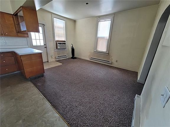 3rd image of 223 Lloyd Ave