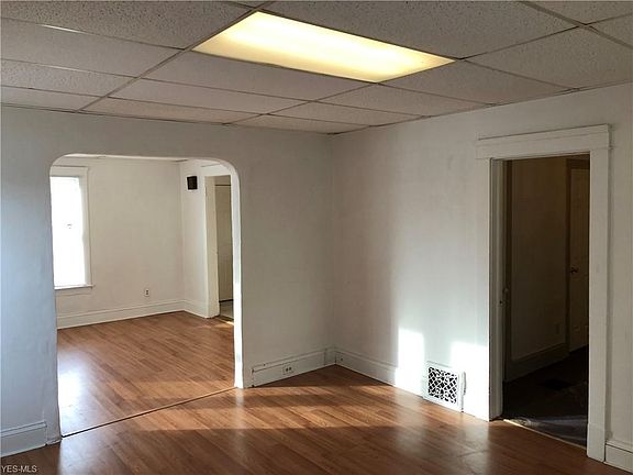 3rd image of 4140 E 143rd St