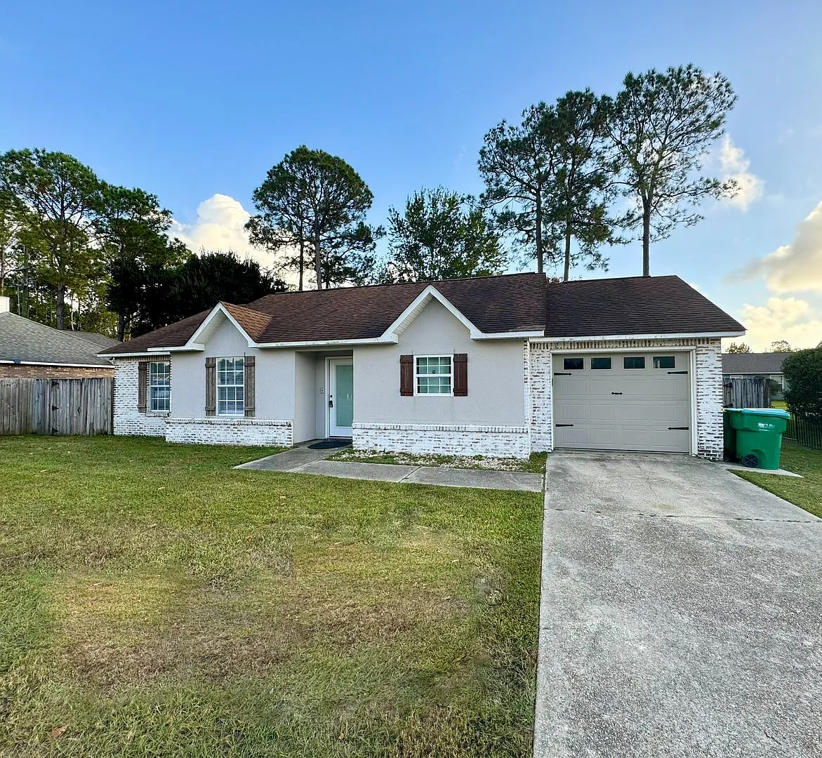 Coming Soon! Beautifully Remodeled 3bd/2ba Home In Ocean Springs, Ms! Move-In Special! — Photo 1