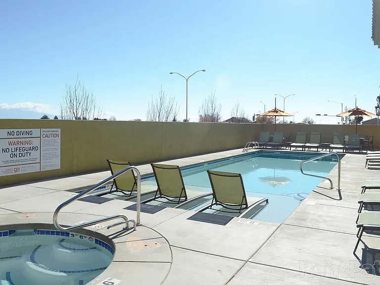 Via Vista Apartment Community — Photo 3